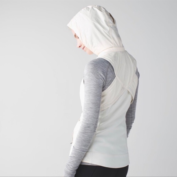 Lululemon Kanto Catch Me Jacket Vest Hooded Size 4 - Picture 2 of 9